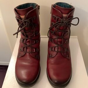 Lace up leather boots
